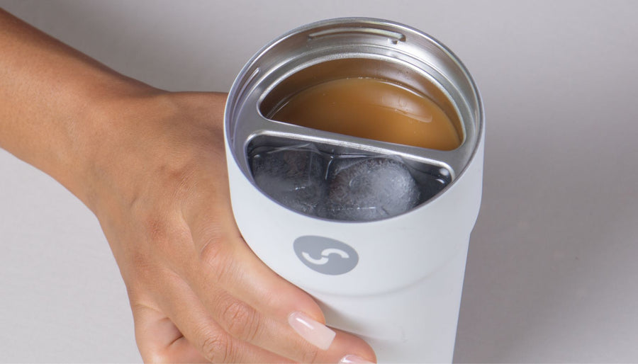 hand holding Splitflask