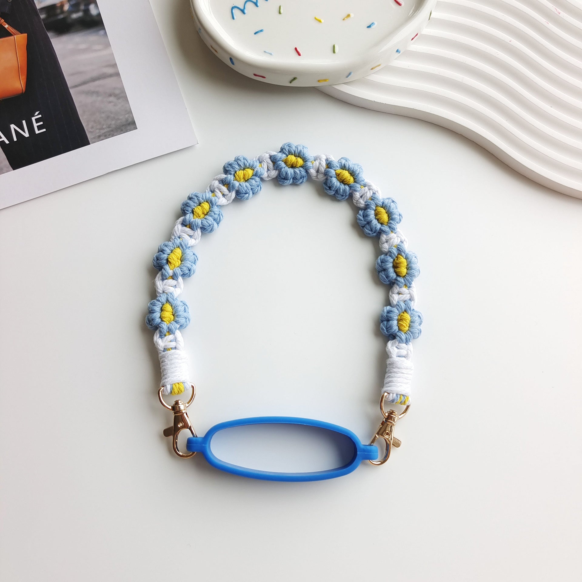 Hand-Woven Daisy Carrier – Compatible with 30oz & 40oz Splitflask